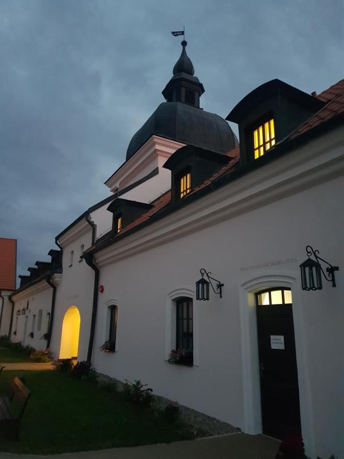 Pokamedulski Klasztor W Wigrach ビグリ エクステリア 写真